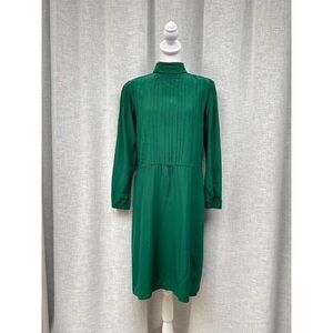 Maggy London Green Ribbed Sheath Dress with Bishop Sleeves